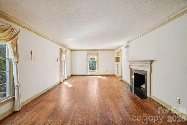 104 Finley Street, Hendersonville, NC 28739