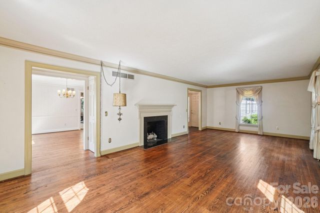 104 Finley Street, Hendersonville, NC 28739