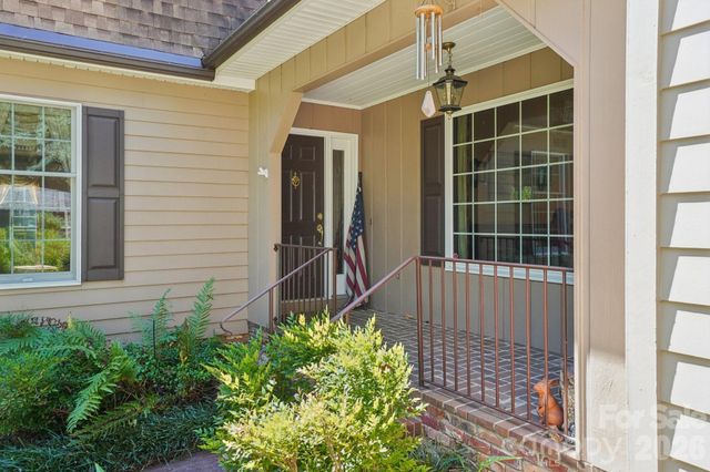 104 Finley Street, Hendersonville, NC 28739