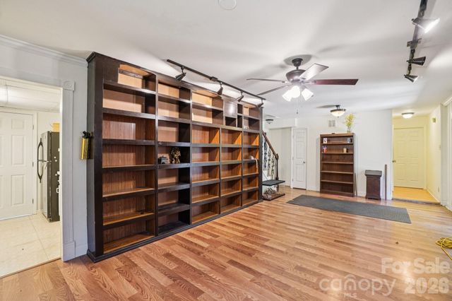 104 Finley Street, Hendersonville, NC 28739