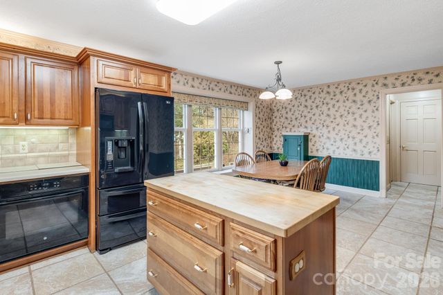 104 Finley Street, Hendersonville, NC 28739