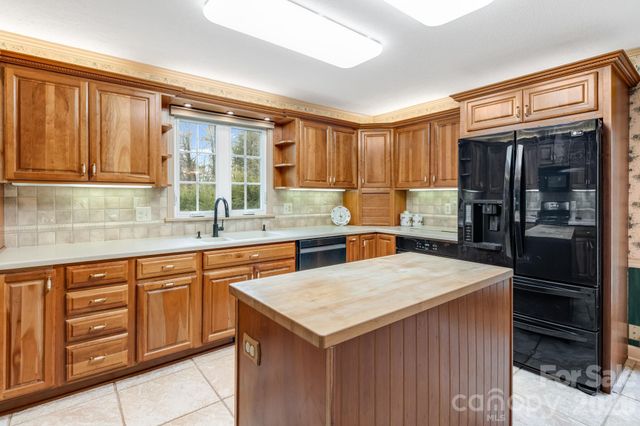 104 Finley Street, Hendersonville, NC 28739