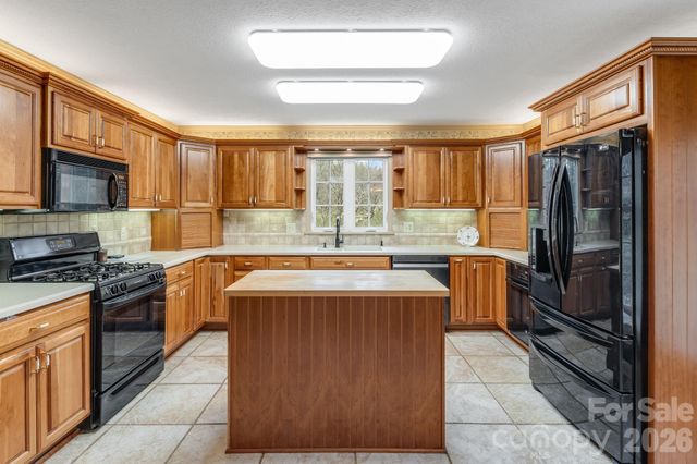 104 Finley Street, Hendersonville, NC 28739