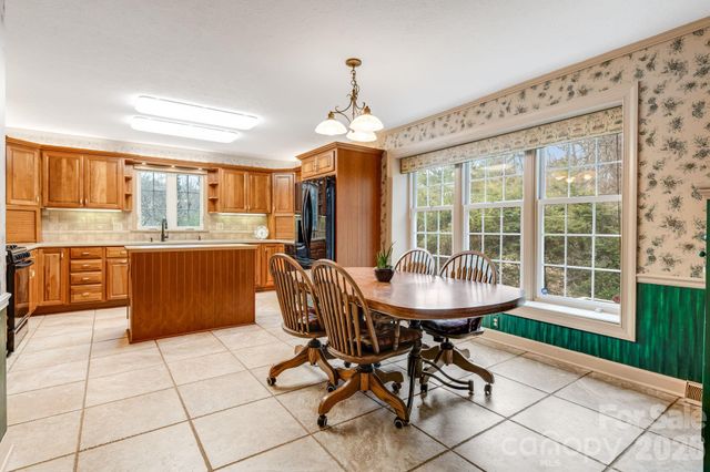 104 Finley Street, Hendersonville, NC 28739