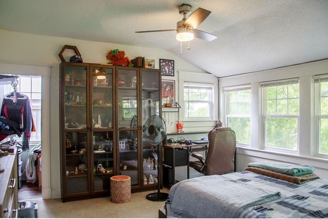 2923 Parkwood Boulevard, Kansas City, KS 66104