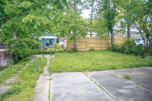 2923 Parkwood Boulevard, Kansas City, KS 66104
