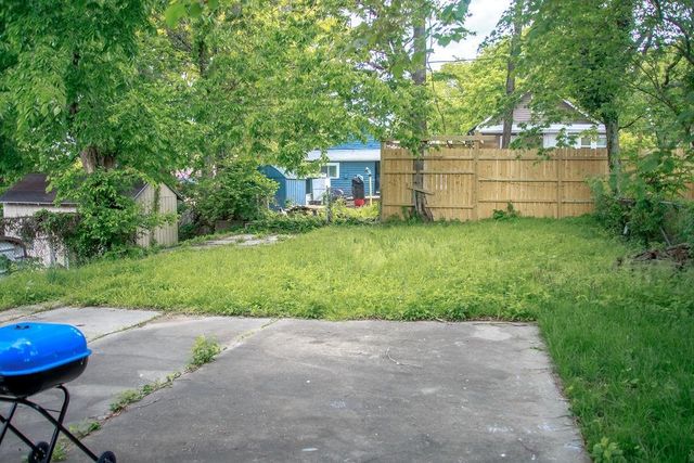 2923 Parkwood Boulevard, Kansas City, KS 66104