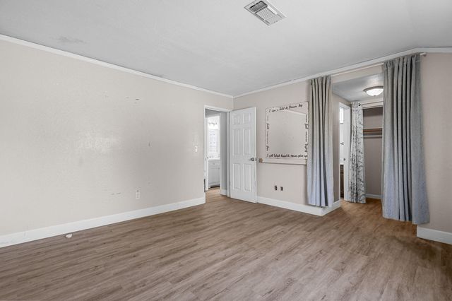 9745 Old Oregon Trail, Redding, CA 96003