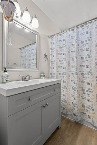 9745 Old Oregon Trail, Redding, CA 96003