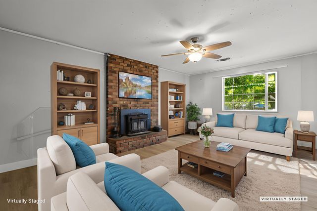 9745 Old Oregon Trail, Redding, CA 96003