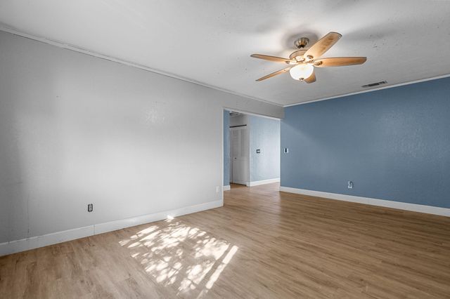 9745 Old Oregon Trail, Redding, CA 96003