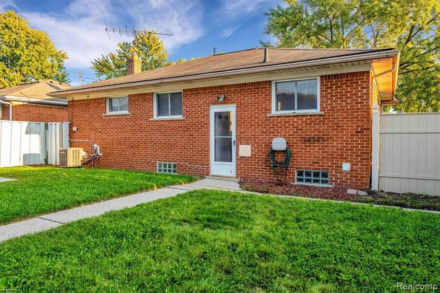 16531 Frazho Road, Roseville, MI 48066