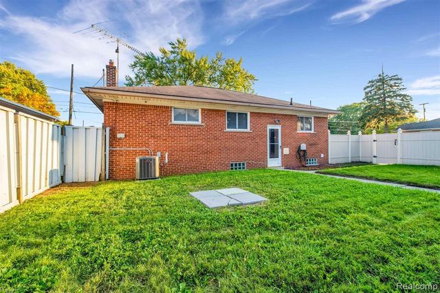 16531 Frazho Road, Roseville, MI 48066