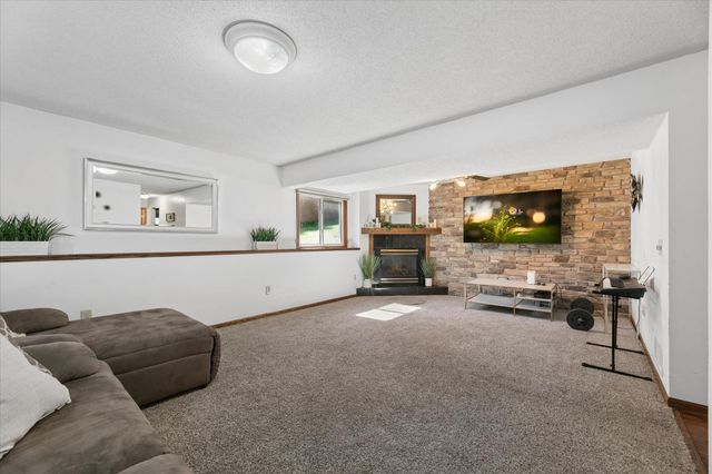 6242 Whispering Oaks Drive, Eden Prairie, MN 55346