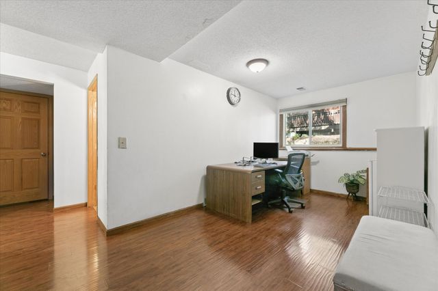6242 Whispering Oaks Drive, Eden Prairie, MN 55346
