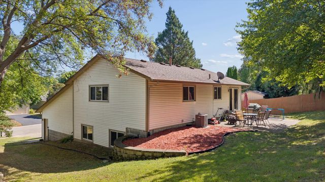 6242 Whispering Oaks Drive, Eden Prairie, MN 55346