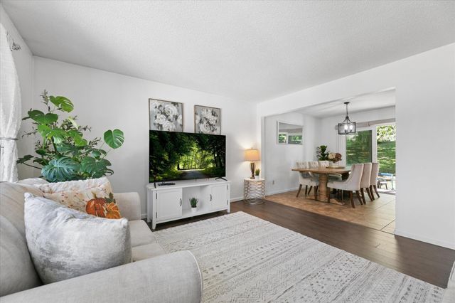 6242 Whispering Oaks Drive, Eden Prairie, MN 55346