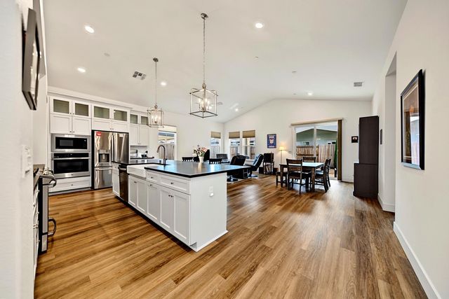 1925 Carmel Ranch Cir, Oakdale, CA 95361
