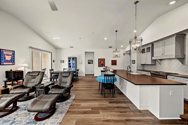 1925 Carmel Ranch Cir, Oakdale, CA 95361