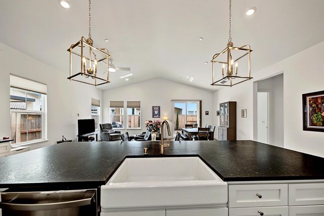 1925 Carmel Ranch Cir, Oakdale, CA 95361