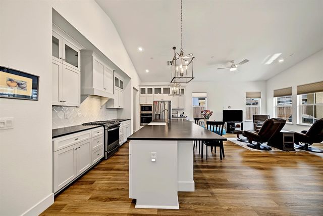 1925 Carmel Ranch Cir, Oakdale, CA 95361