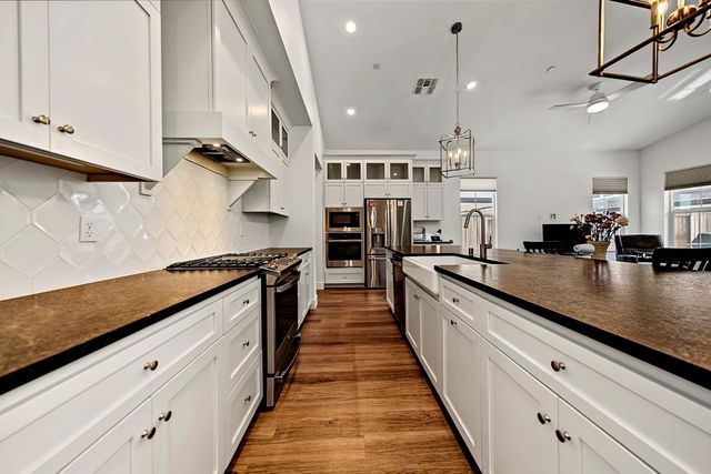 1925 Carmel Ranch Cir, Oakdale, CA 95361