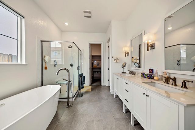 1925 Carmel Ranch Cir, Oakdale, CA 95361