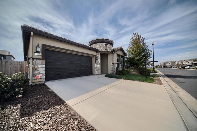 1925 Carmel Ranch Cir, Oakdale, CA 95361
