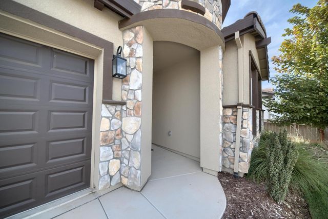 1925 Carmel Ranch Cir, Oakdale, CA 95361