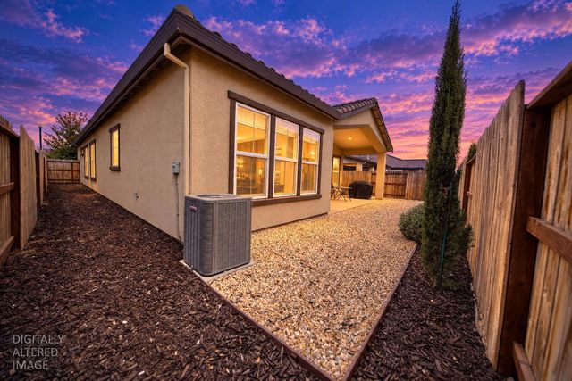 1925 Carmel Ranch Cir, Oakdale, CA 95361