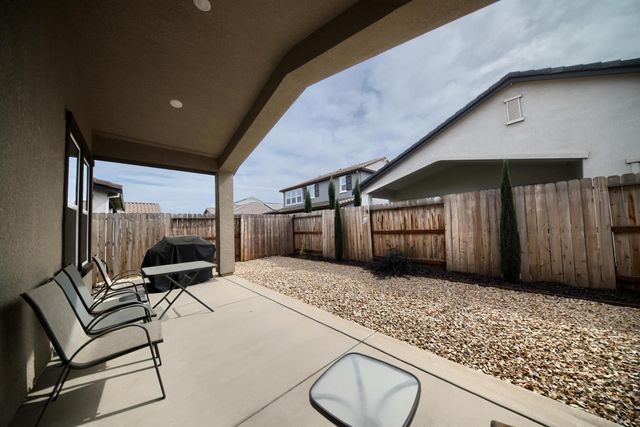 1925 Carmel Ranch Cir, Oakdale, CA 95361