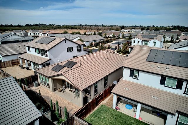 1925 Carmel Ranch Cir, Oakdale, CA 95361