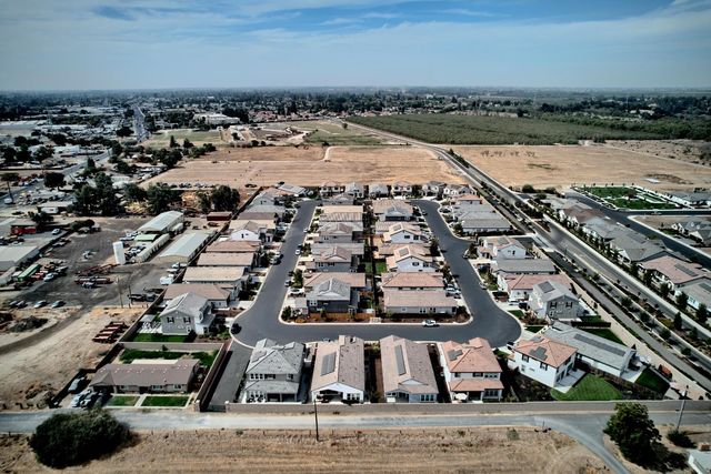 1925 Carmel Ranch Cir, Oakdale, CA 95361
