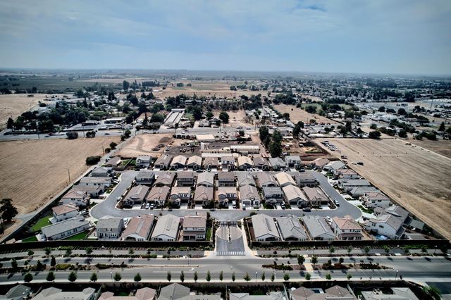 1925 Carmel Ranch Cir, Oakdale, CA 95361
