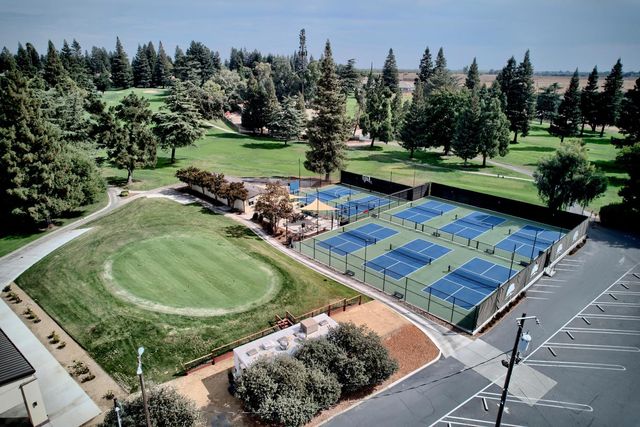 1925 Carmel Ranch Cir, Oakdale, CA 95361