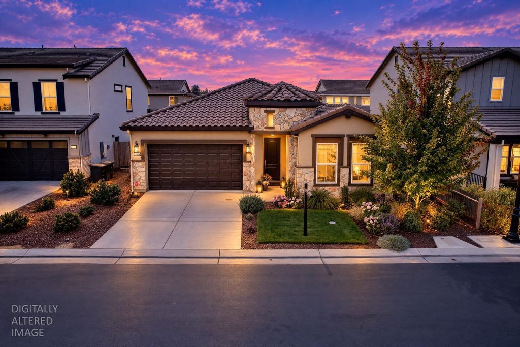 1925 Carmel Ranch Cir, Oakdale, CA 95361