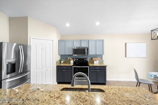 10173 RISING MIST Lane, Jacksonville, FL 32221