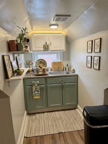 15 Monticello st Street B, Providence, RI 02904