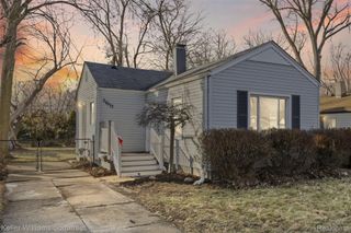 27033 Alger Boulevard, Madison Heights, MI 48071