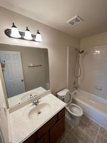 1755 Nichole Woods Drive, Houston, TX 77047