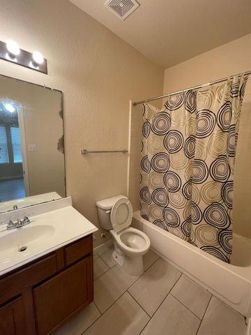 1755 Nichole Woods Drive, Houston, TX 77047
