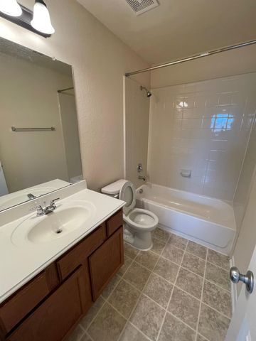 1755 Nichole Woods Drive, Houston, TX 77047