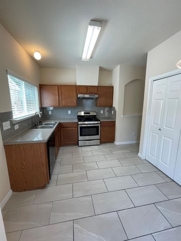 1755 Nichole Woods Drive, Houston, TX 77047