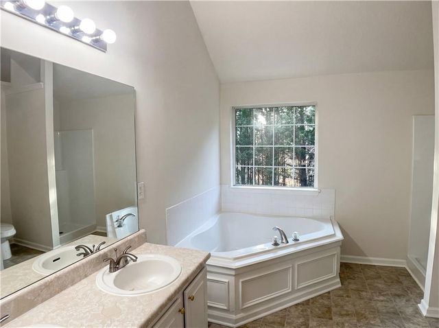 716 Overlook Crest, Monroe, GA 30655