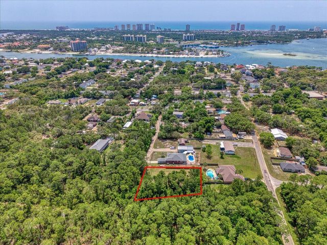 5601 Fleming Place, Pensacola, FL 32507