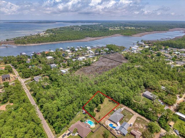 5601 Fleming Place, Pensacola, FL 32507