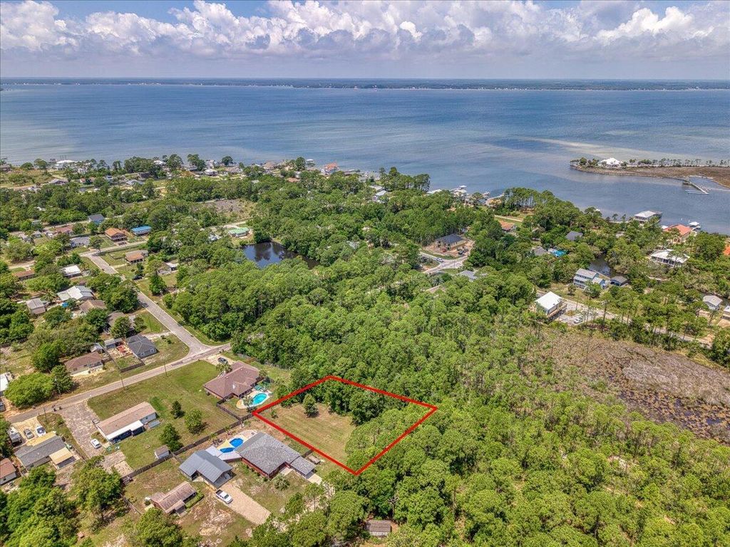 5601 Fleming Place, Pensacola, FL 32507