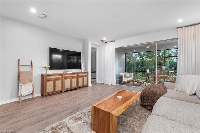 10313 Bonavie Cove DR, Fort Myers, FL 33966