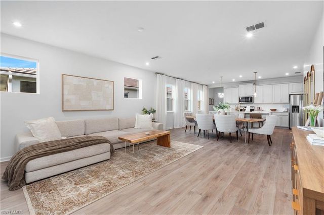 10313 Bonavie Cove DR, Fort Myers, FL 33966