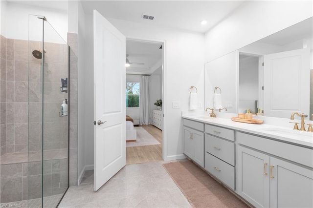 10313 Bonavie Cove DR, Fort Myers, FL 33966